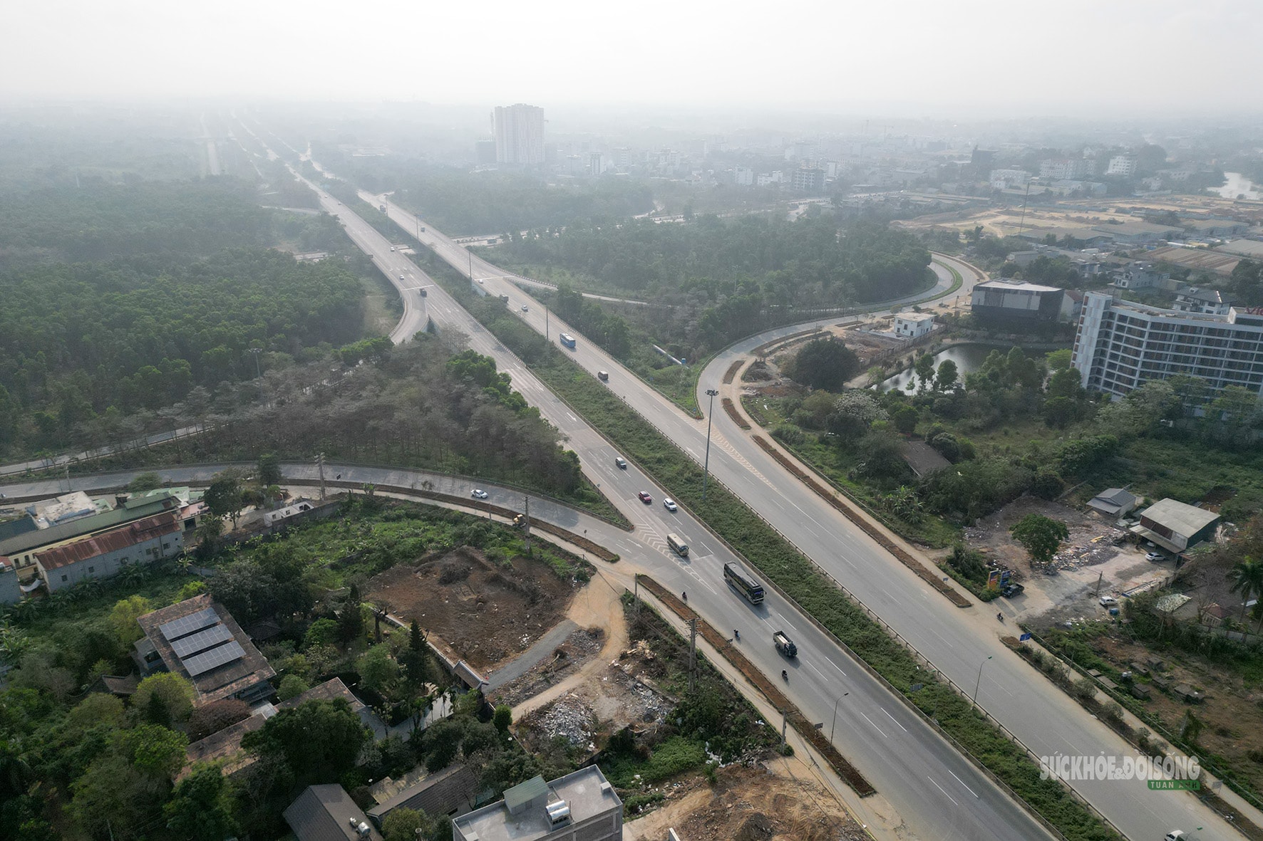 Công trường tuyến nối Đại lộ Thăng Long - Hòa Bình tăng tốc- Ảnh 2. Công trường tuyến nối Đại lộ Thăng Long - Hòa Bình tăng tốc- Ảnh 2.