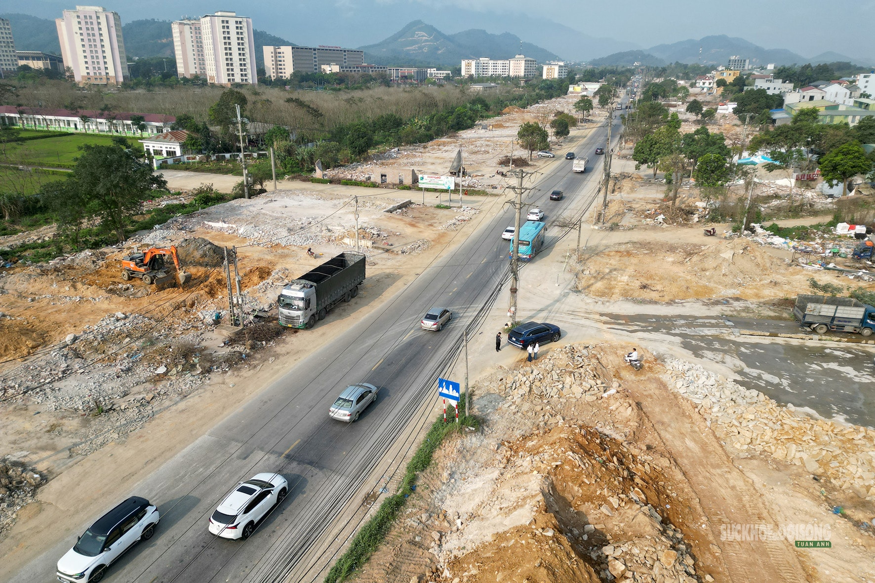 Công trường tuyến nối Đại lộ Thăng Long - Hòa Bình tăng tốc- Ảnh 4. Công trường tuyến nối Đại lộ Thăng Long - Hòa Bình tăng tốc- Ảnh 4.