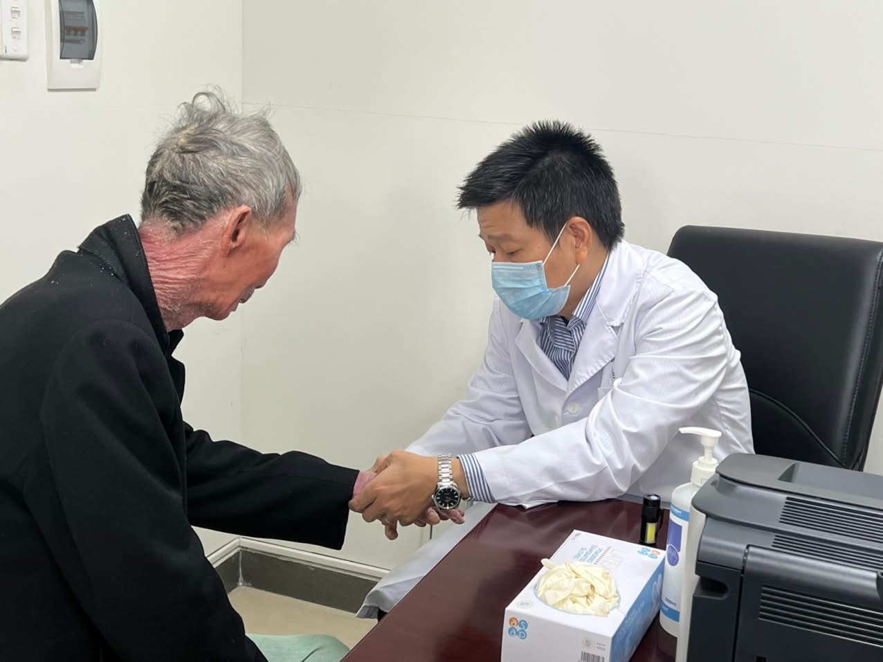 Tiếp cận kinh nghiệm quốc tế, nâng cao chất lượng chăm sóc, quản lý sức khỏe người cao tuổi- Ảnh 2.