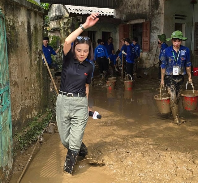 Cuộc thi Sự hy sinh thầm lặng và hành trình tìm chân dung thầy thuốc của một nữ nhà báo- Ảnh 3. Cuộc thi Sự hy sinh thầm lặng và hành trình tìm chân dung thầy thuốc của một nữ nhà báo- Ảnh 3.