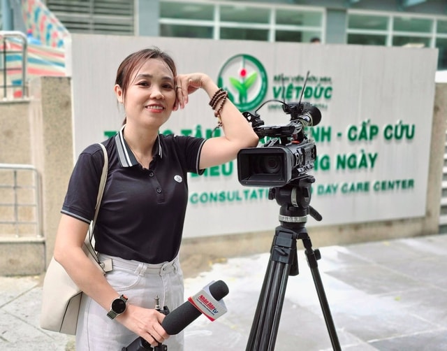 Cuộc thi Sự hy sinh thầm lặng và hành trình tìm chân dung thầy thuốc của một nữ nhà báo- Ảnh 10. Cuộc thi Sự hy sinh thầm lặng và hành trình tìm chân dung thầy thuốc của một nữ nhà báo- Ảnh 10.