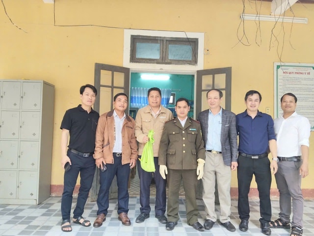 Động vật quý hiếm 'đi lạc' vào trường học ở Huế- Ảnh 1. Động vật quý hiếm 'đi lạc' vào trường học ở Huế- Ảnh 1.