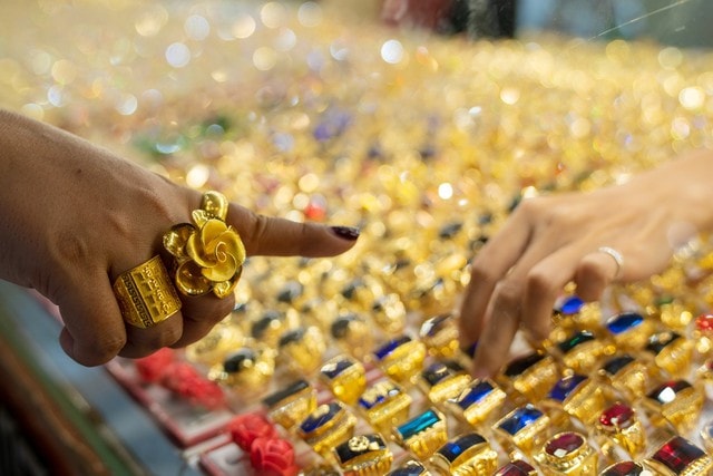 Chốt giá vàng hôm nay ngày 24/3 trong tăng ngoài giảm cực mạnh- Ảnh 1.