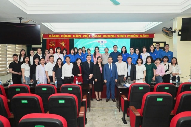 40% người mắc bệnh lao không có triệu chứng, cấp thiết đưa phát hiện lao vào khám sức khỏe định kỳ- Ảnh 4. 40% người mắc bệnh lao không có triệu chứng, cấp thiết đưa phát hiện lao vào khám sức khỏe định kỳ- Ảnh 4.