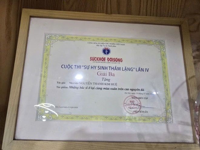 Cuộc thi Sự hy sinh thầm lặng và hành trình tìm chân dung thầy thuốc của một nữ nhà báo- Ảnh 6. Cuộc thi Sự hy sinh thầm lặng và hành trình tìm chân dung thầy thuốc của một nữ nhà báo- Ảnh 6.