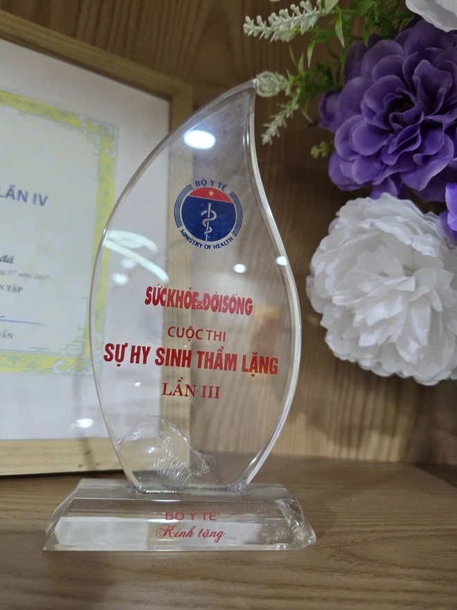 Cuộc thi Sự hy sinh thầm lặng và hành trình tìm chân dung thầy thuốc của một nữ nhà báo- Ảnh 4. Cuộc thi Sự hy sinh thầm lặng và hành trình tìm chân dung thầy thuốc của một nữ nhà báo- Ảnh 4.