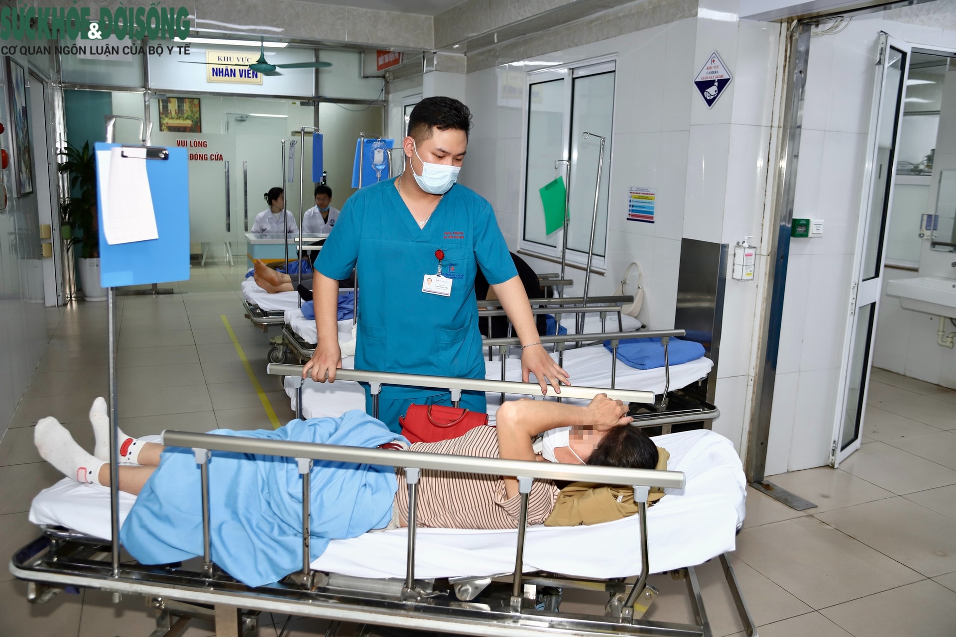 Sau cánh cửa cấp cứu (1): Chạy đua với thời gian để cứu người- Ảnh 9.