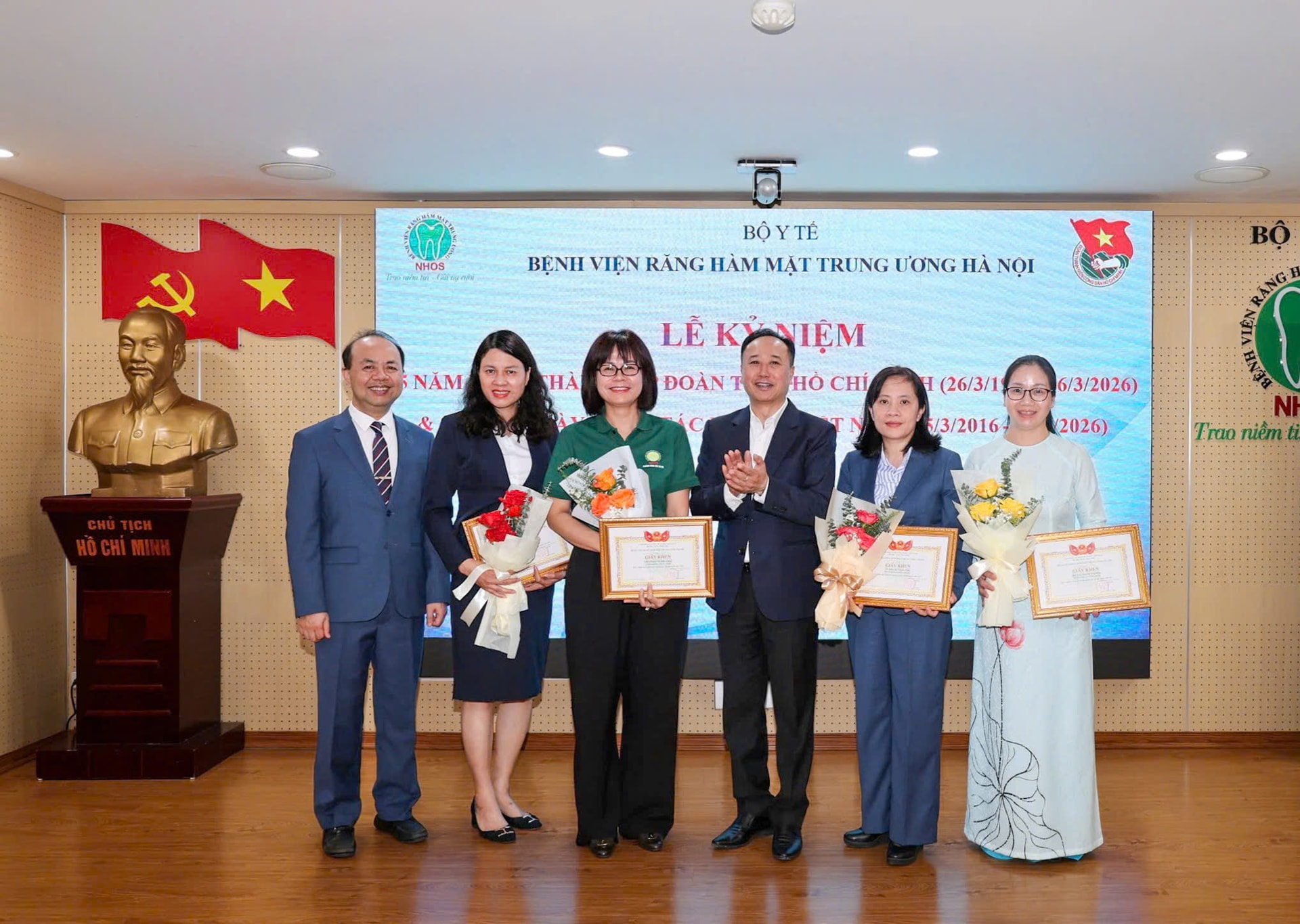 Phát huy vai trò công tác xã hội bệnh viện: Hướng tới chăm sóc toàn diện, lấy người bệnh làm trung tâm- Ảnh 1. Phát huy vai trò công tác xã hội bệnh viện: Hướng tới chăm sóc toàn diện, lấy người bệnh làm trung tâm- Ảnh 1.