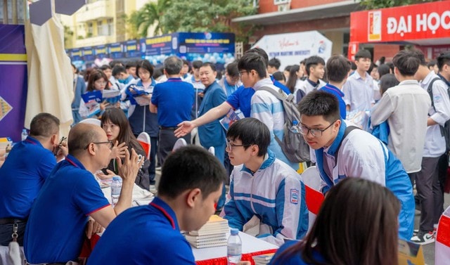 Sắp xếp nguyện vọng từ 1 đến 15 thế nào để không mất cơ hội vào đại học?- Ảnh 1.