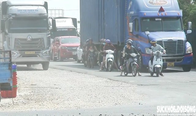 Thi công ì cạch, cầu vượt nối Quốc lộ 1 ở Lâm Đồng chậm tiến độ, dân khổ vì bụi- Ảnh 3. Thi công ì cạch, cầu vượt nối Quốc lộ 1 ở Lâm Đồng chậm tiến độ, dân khổ vì bụi- Ảnh 3.