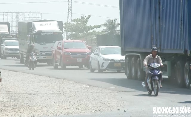 Thi công ì cạch, cầu vượt nối Quốc lộ 1 ở Lâm Đồng chậm tiến độ, dân khổ vì bụi- Ảnh 1. Thi công ì cạch, cầu vượt nối Quốc lộ 1 ở Lâm Đồng chậm tiến độ, dân khổ vì bụi- Ảnh 1.