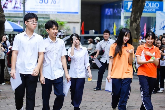 Hà Nội chính thức dỡ bỏ rào cản khu vực tuyển sinh lớp 10- Ảnh 1.