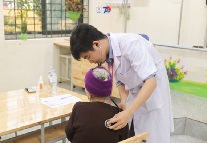 Thế hệ thầy thuốc trẻ cần biết làm chủ công nghệ và thấu hiểu con người- Ảnh 4.