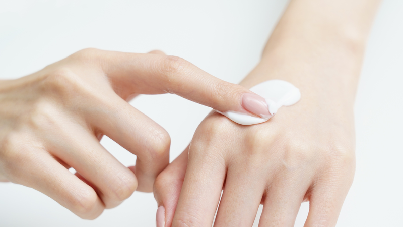 Cách chọn kem dưỡng ẩm trong liệu trình điều trị viêm da dị ứng tốt nhất- Ảnh 1.