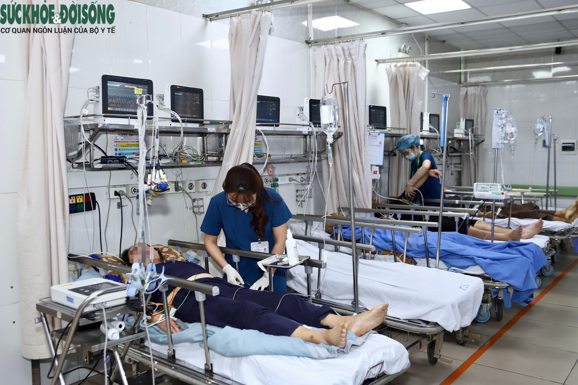 Sau cánh cửa cấp cứu (2): Bữa cơm vội và giấc ngủ ngắn- Ảnh 6.