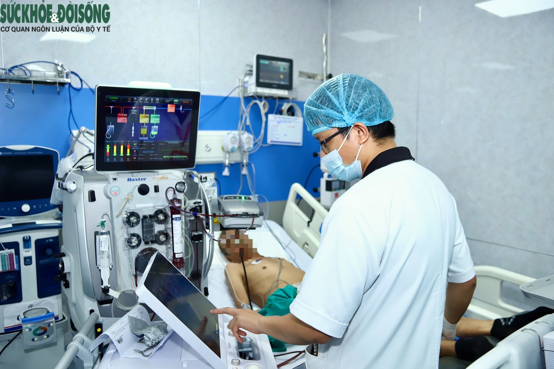 Sau cánh cửa cấp cứu (2): Bữa cơm vội và giấc ngủ ngắn- Ảnh 7.