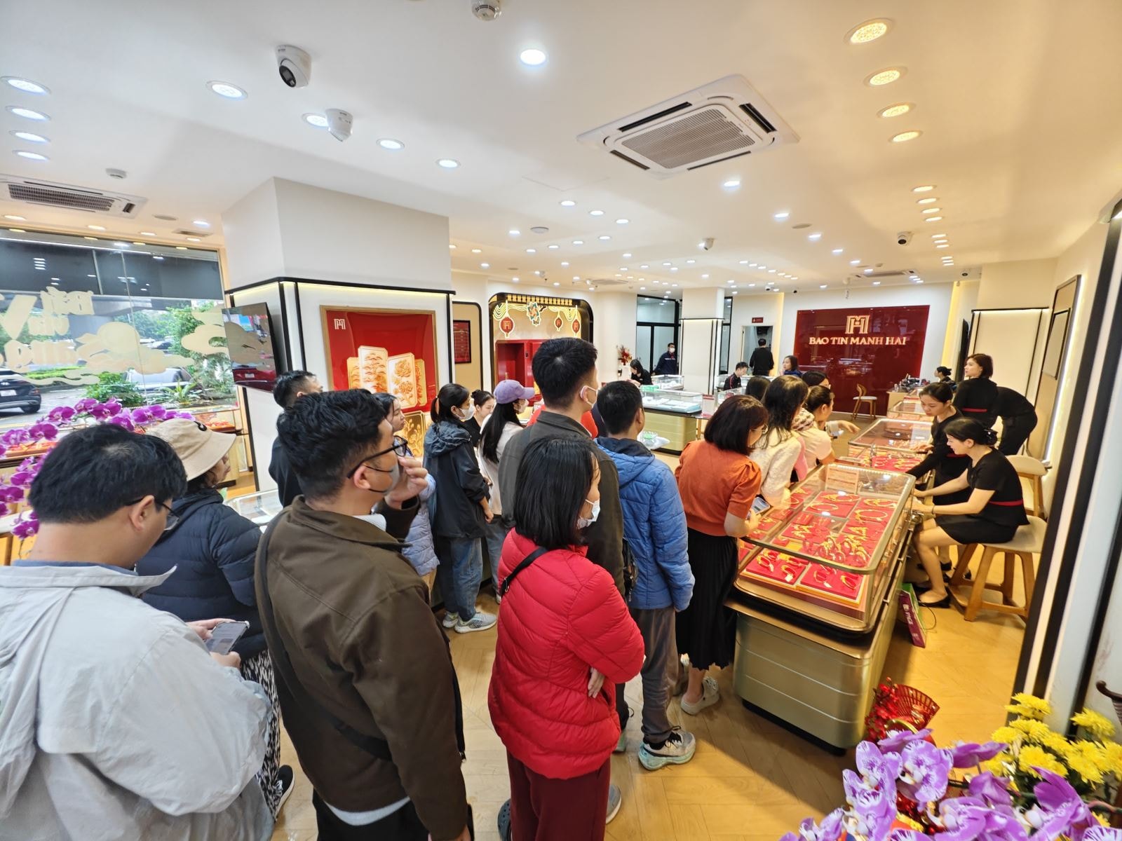 Giá vàng trong nước và thế giới đồng loạt quay đầu giảm trong chiều 26/3- Ảnh 1.