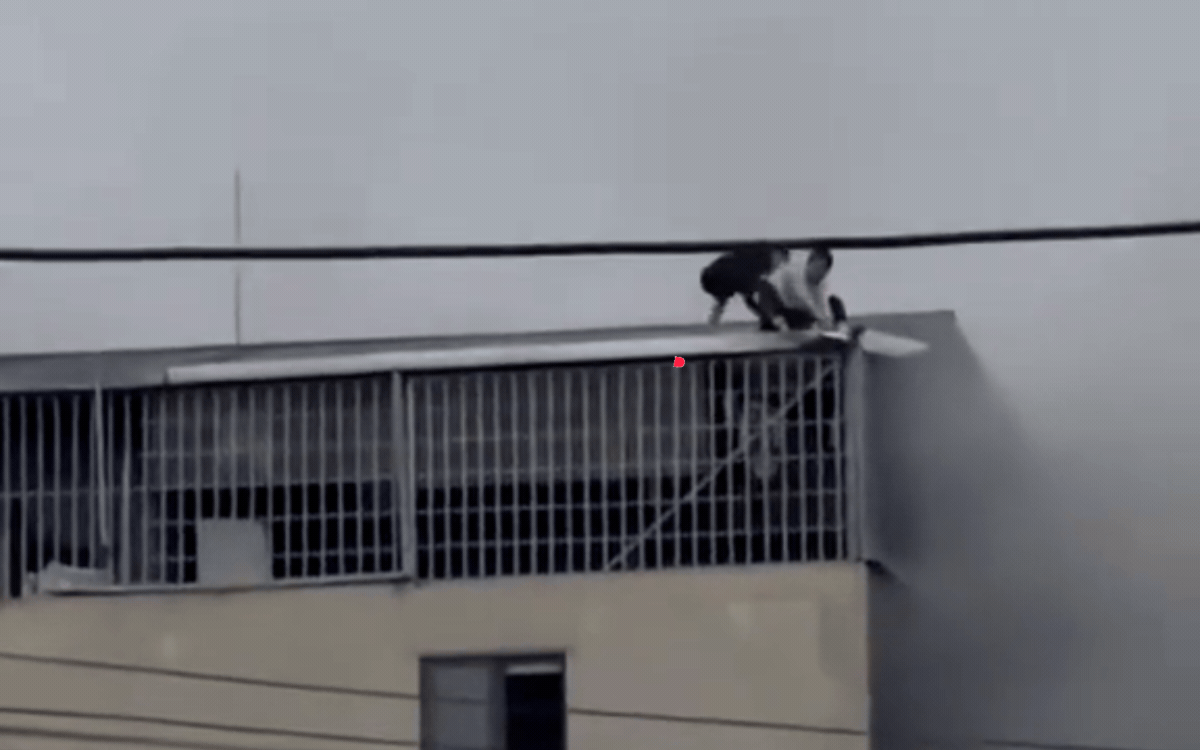 Hà Nội khen thưởng 7 cá nhân dũng cảm cứu người trong vụ cháy tại Lĩnh Nam- Ảnh 2.