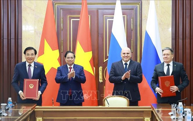 Thủ tướng Phạm Minh Chính về tới Hà Nội, kết thúc tốt đẹp chuyến thăm chính thức LB Nga- Ảnh 2.
