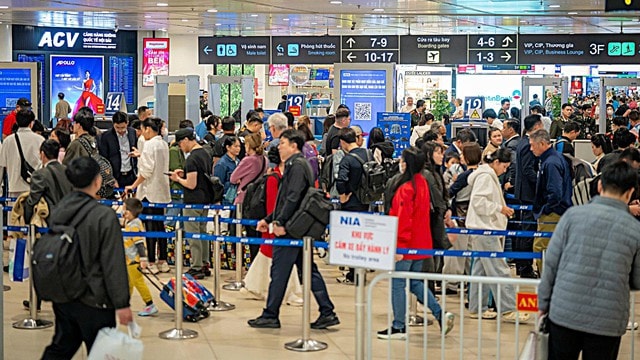 Giá nhiên liệu tăng, Cục Hàng không kiến nghị áp dụng phụ thu- Ảnh 2.