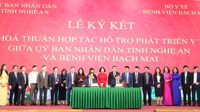 Nghệ An hợp tác với Bệnh viện Bạch Mai: Người dân hưởng lợi - Ảnh 1. Nghệ An hợp tác với Bệnh viện Bạch Mai: Người dân hưởng lợi - Ảnh 1.