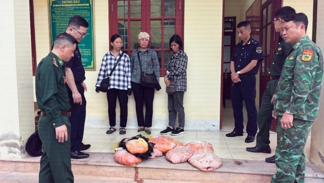 Phát hiện 3 phụ nữ vận chuyển trái phép nội tạng, trứng gà non không rõ nguồn gốc từ Trung Quốc vào Việt Nam- Ảnh 1. Phát hiện 3 phụ nữ vận chuyển trái phép nội tạng, trứng gà non không rõ nguồn gốc từ Trung Quốc vào Việt Nam- Ảnh 1.