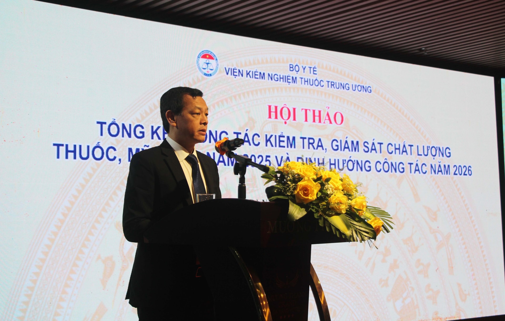 Kiểm nghiệm thuốc, mỹ phẩm vượt kế hoạch với hơn 41.000 mẫu- Ảnh 1. Kiểm nghiệm thuốc, mỹ phẩm vượt kế hoạch với hơn 41.000 mẫu- Ảnh 1.