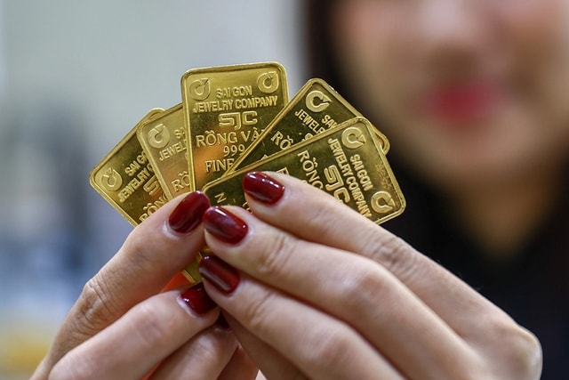 Chốt giá vàng hôm nay ngày 27/3 trong tăng ngoài giảm lạ kỳ- Ảnh 1.