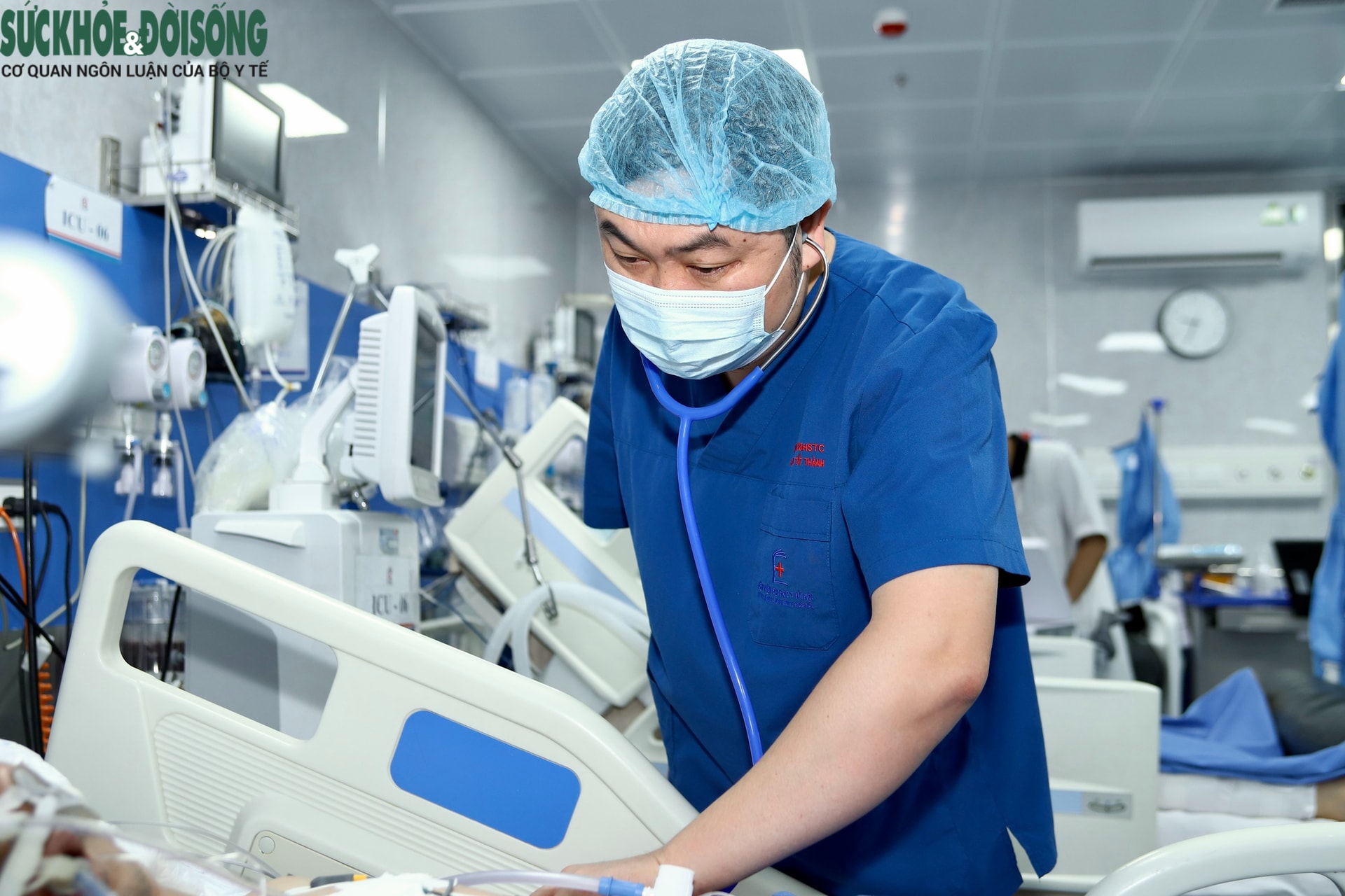 Sau cánh cửa cấp cứu (3): Những người chọn ở lại nơi áp lực nhất- Ảnh 1.