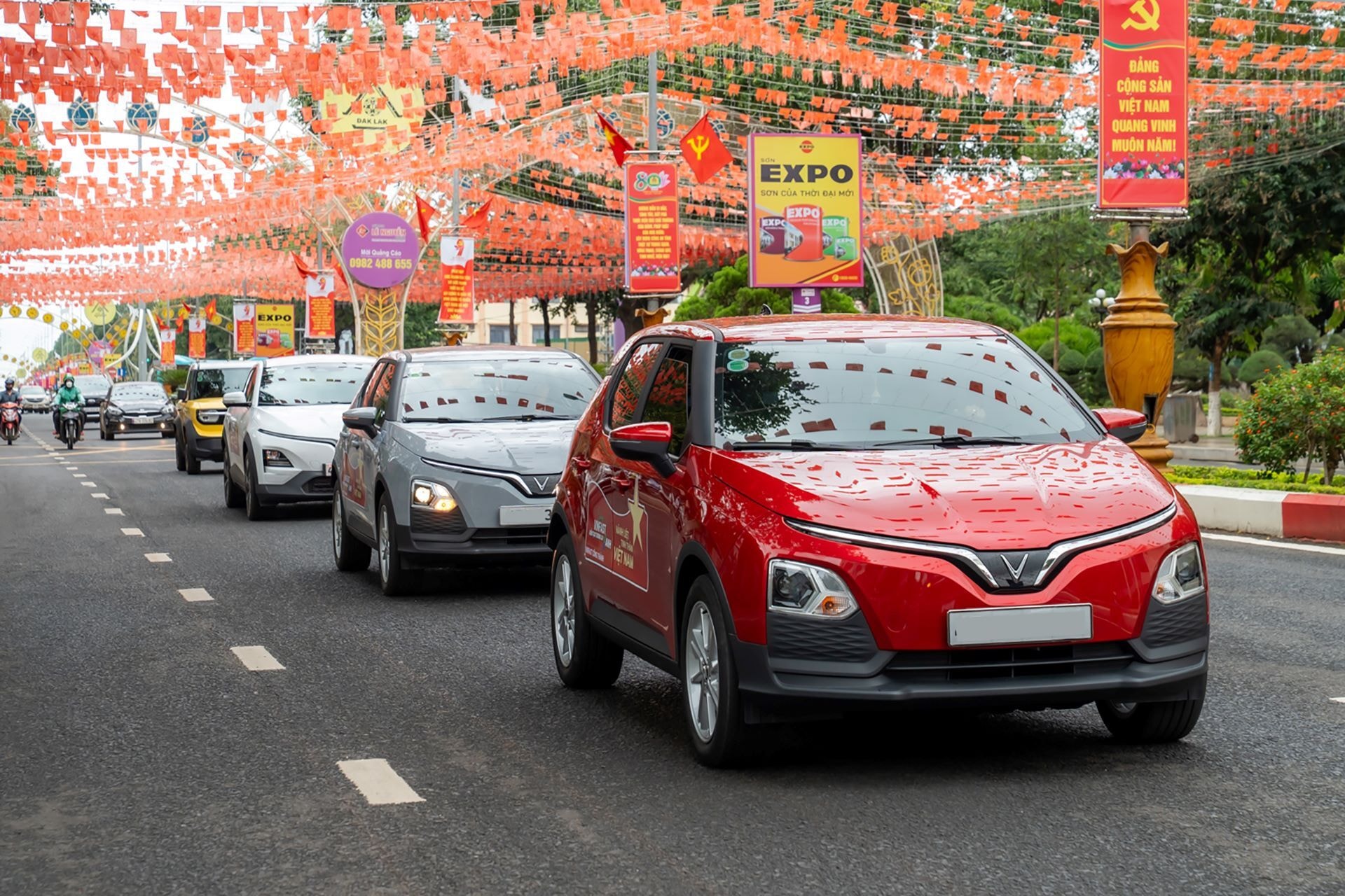 Hoàn tất 3.520 đơn đặt mua xe trong một ngày, VinFast lập kỷ lục chưa từng có - 3