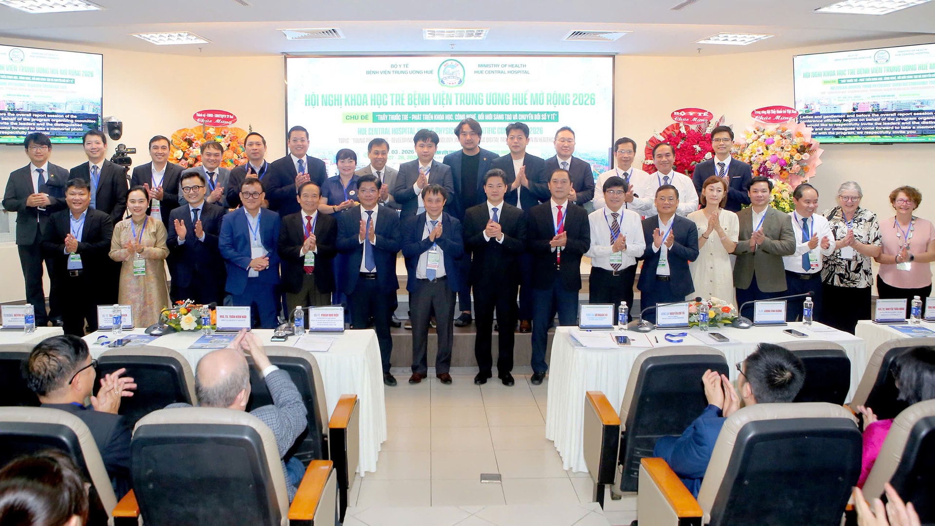 Đổi mới tư duy, phương thức quản lý và tổ chức thực hiện, nâng cao chất lượng chăm sóc sức khỏe nhân dân- Ảnh 5. Đổi mới tư duy, phương thức quản lý và tổ chức thực hiện, nâng cao chất lượng chăm sóc sức khỏe nhân dân- Ảnh 5.