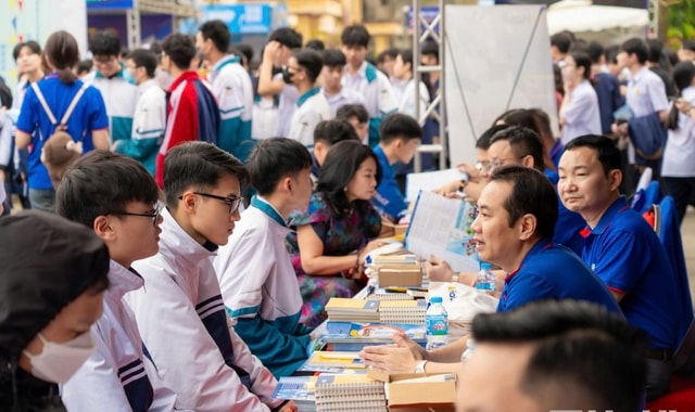 Chọn ngành 'hot' hay chọn ngành 'hợp'?- Ảnh 1. Chọn ngành 'hot' hay chọn ngành 'hợp'?- Ảnh 1.