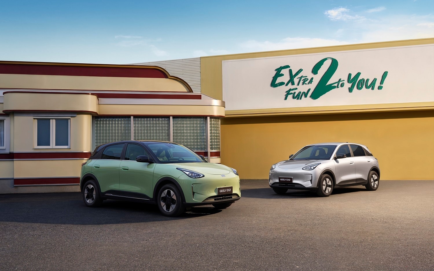 Geely EX2 và EX5 EM-i: Nhỏ gọn hiện đại, sạc đầy pin đổ đầy xăng đi 1.800 km - 4