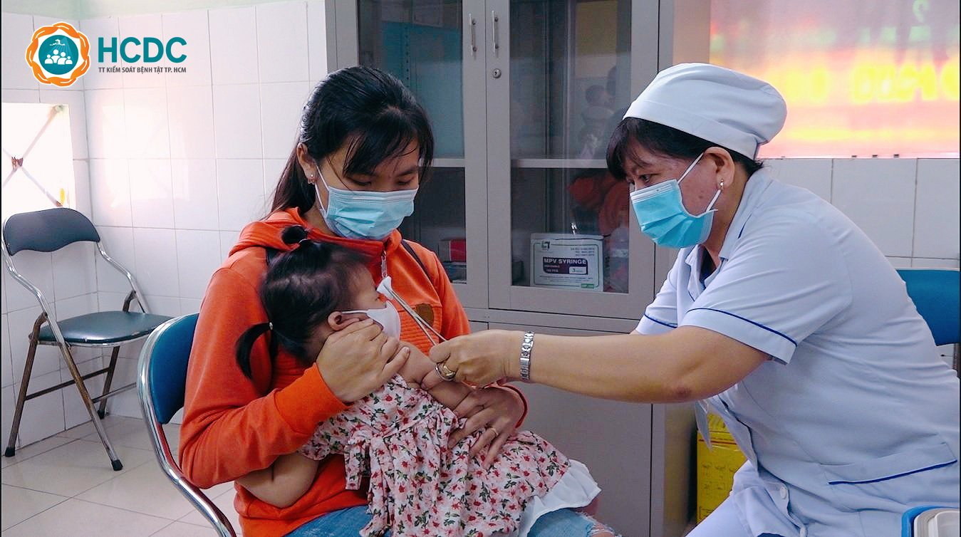 Tiêm chủng gặp tai biến: Vì sao chỉ bồi thường với trường hợp bắt buộc?- Ảnh 2.