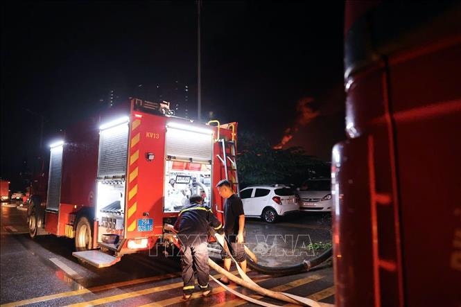 Cháy lớn trong đêm tại xưởng gỗ đối diện Bệnh viện K Tân Triều- Ảnh 7.