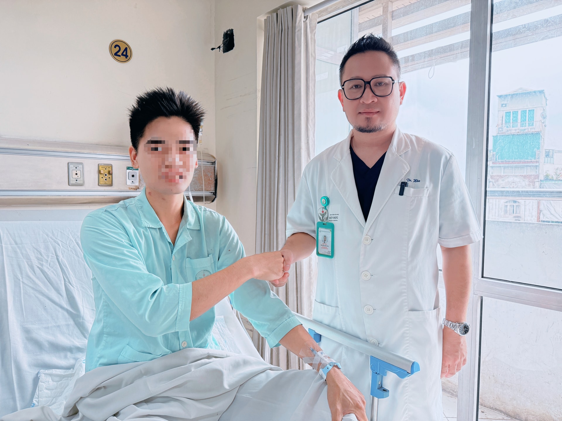 Chạy đua 'thời gian vàng' 6–8 giờ: Ghép thận tự thân cứu bệnh nhân đa chấn thương nguy kịch- Ảnh 2.