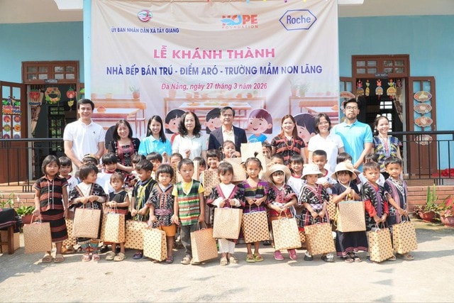 Roche Pharma VN khánh thành bếp học sinh xã vùng biên giới- Ảnh 2.