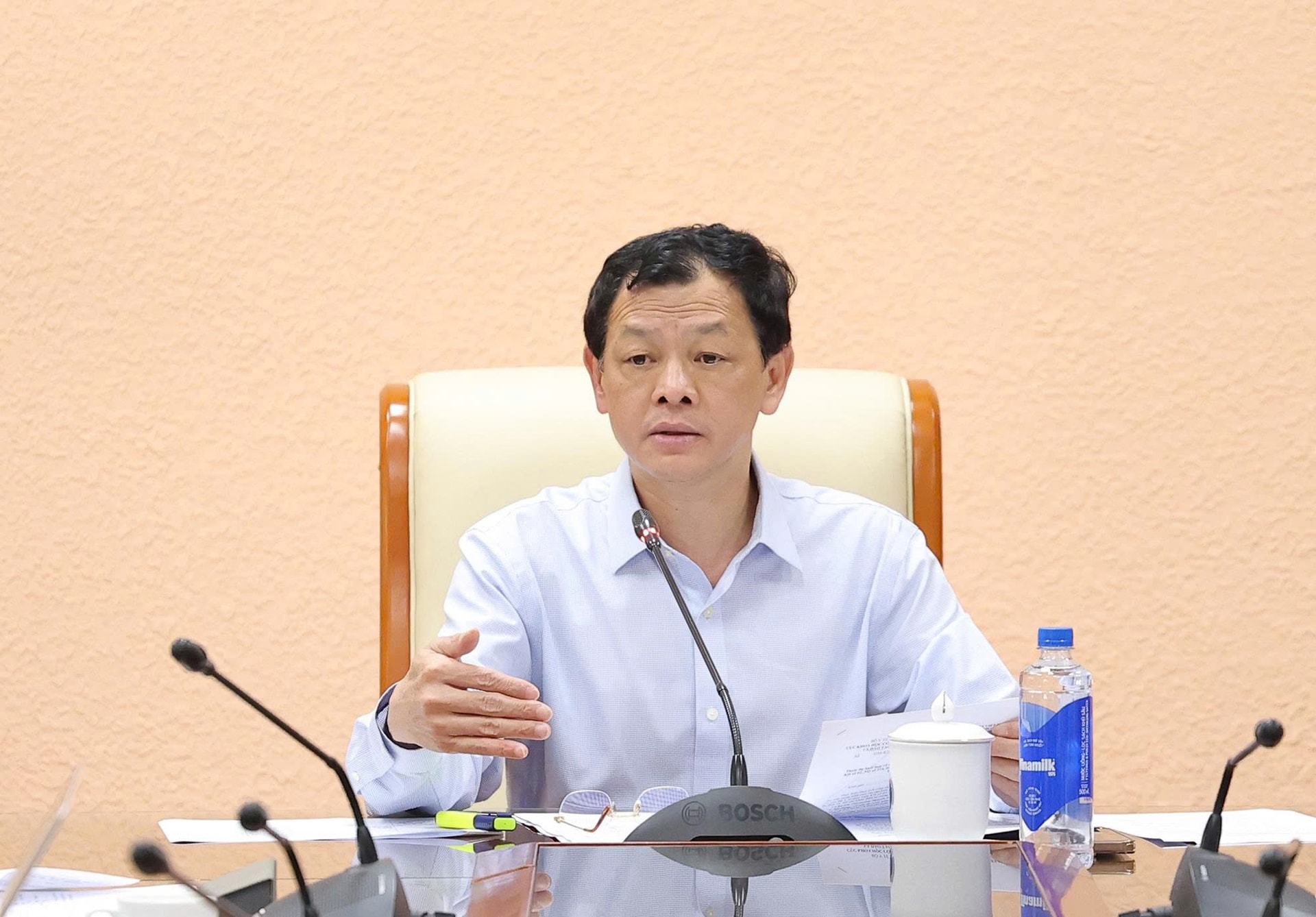 Không để kỹ thuật làm chậm chuyển đổi số y tế: Lãnh đạo Bộ Y tế siết tiến độ triển khai- Ảnh 1.