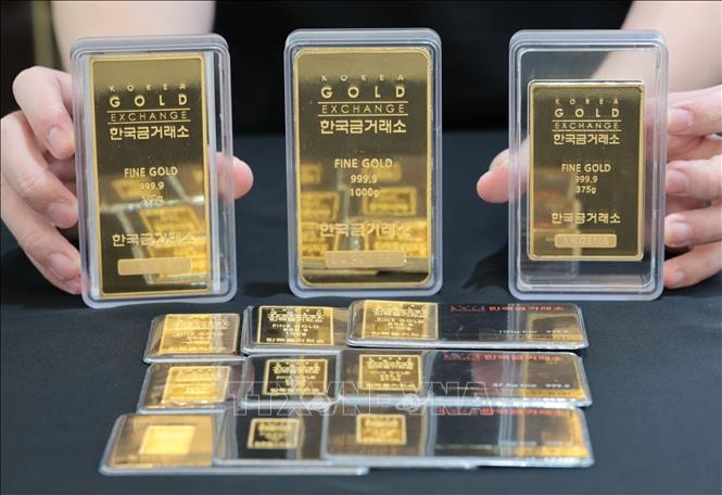 Vàng miếng SJC vọt tăng 1,2 triệu đồng, thế giới neo trên 4.540 USD/ounce- Ảnh 1.