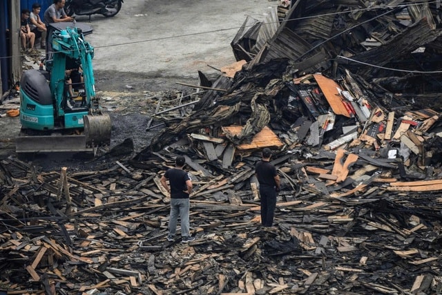 Khung cảnh hoang tàn sau vụ cháy nhà xưởng ở Thanh Liệt, Hà Nội- Ảnh 9.