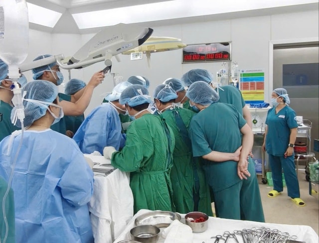 BV Từ Dũ phối hợp BV Chợ Rẫy cứu bệnh nhân mang thai ngoài tử cung cực hiếm- Ảnh 1.