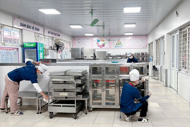 Hơn 2.900 trường học rà soát thực phẩm sau vụ 300 tấn thịt lợn bệnh- Ảnh 1.