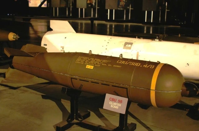 Tiêm kích F-16 Israel mang bom chùm tấn công Iran?- Ảnh 2.