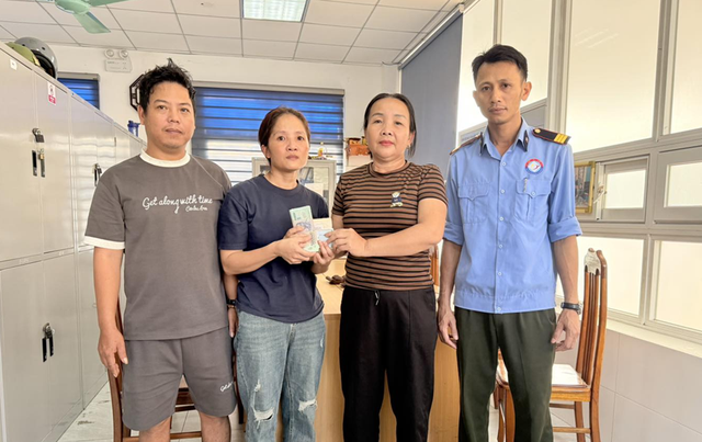 Hành động tử tế của người phụ nữ khi nhặt được số tiền lớn ở bệnh viện- Ảnh 1.