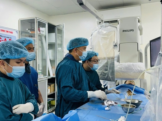 Cứu sống bệnh nhân vỡ gan độ IV bằng kỹ thuật can thiệp nội mạch- Ảnh 1.