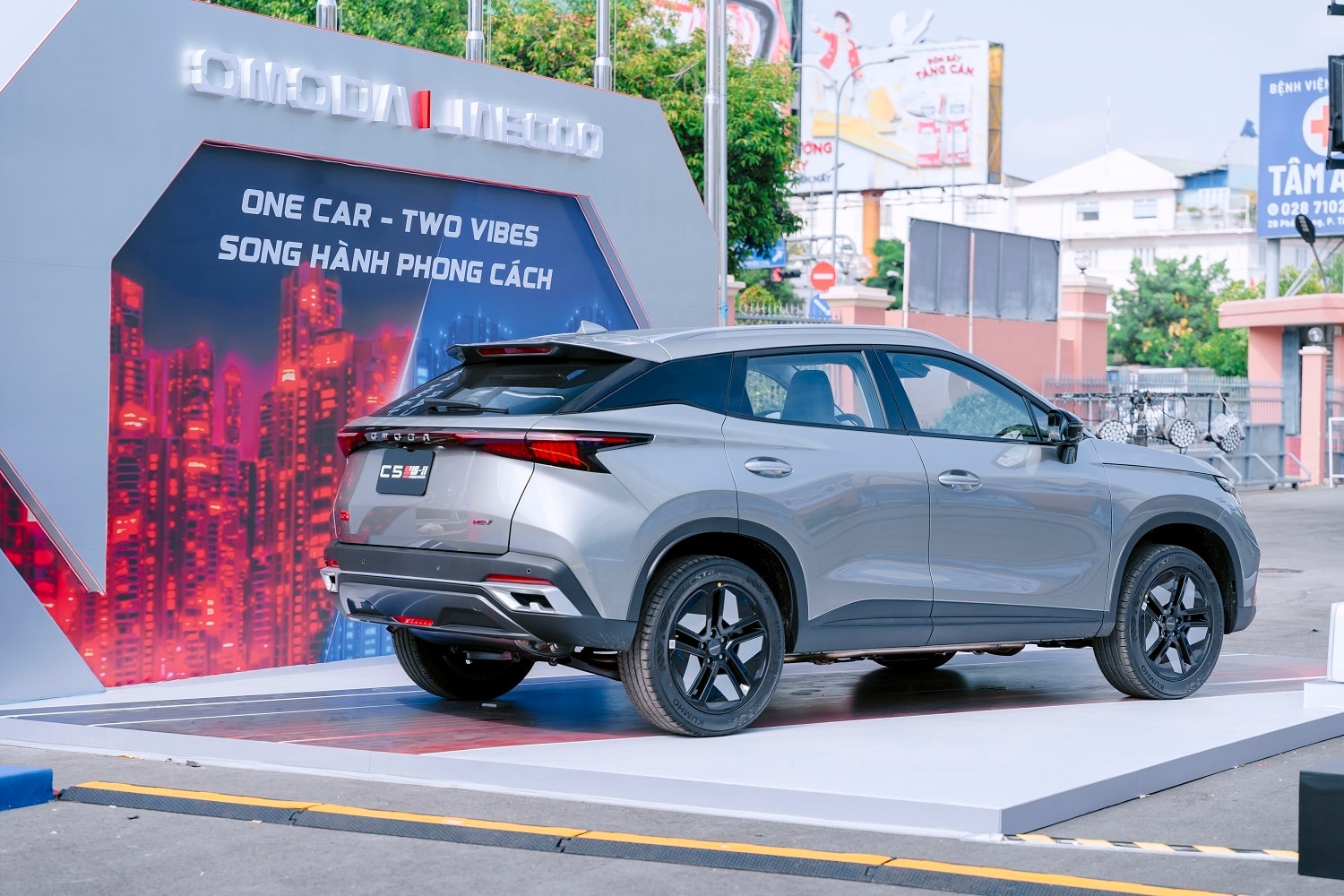 Omoda C5 SHS-H: SUV hybrid giá mềm tiết kiệm xăng, đấu Honda HR-V - 2