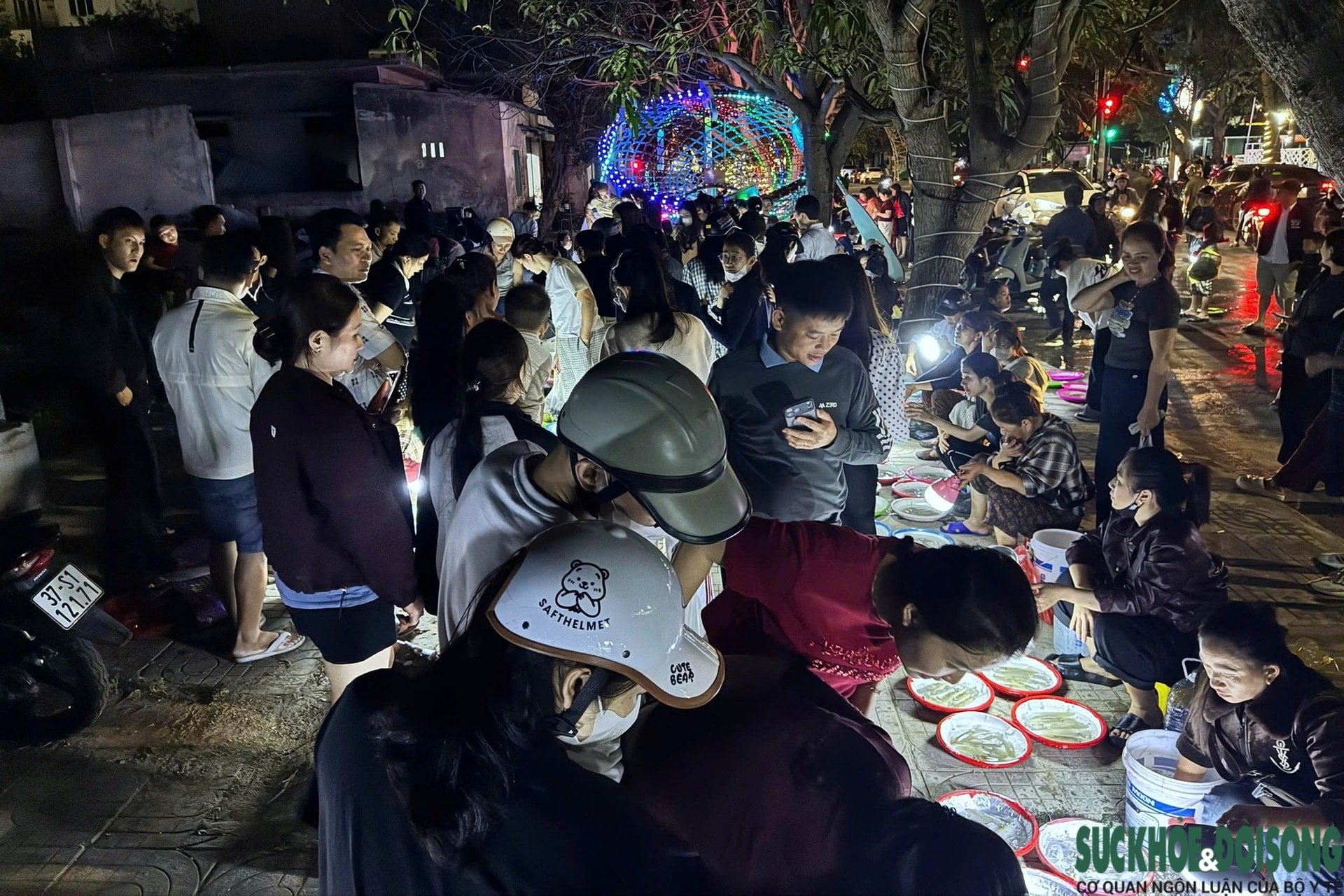 Chợ mực nháy đêm Cửa Lò: Bán không cân, khách vẫn nườm nượp- Ảnh 9. Chợ mực nháy đêm Cửa Lò: Bán không cân, khách vẫn nườm nượp- Ảnh 9.