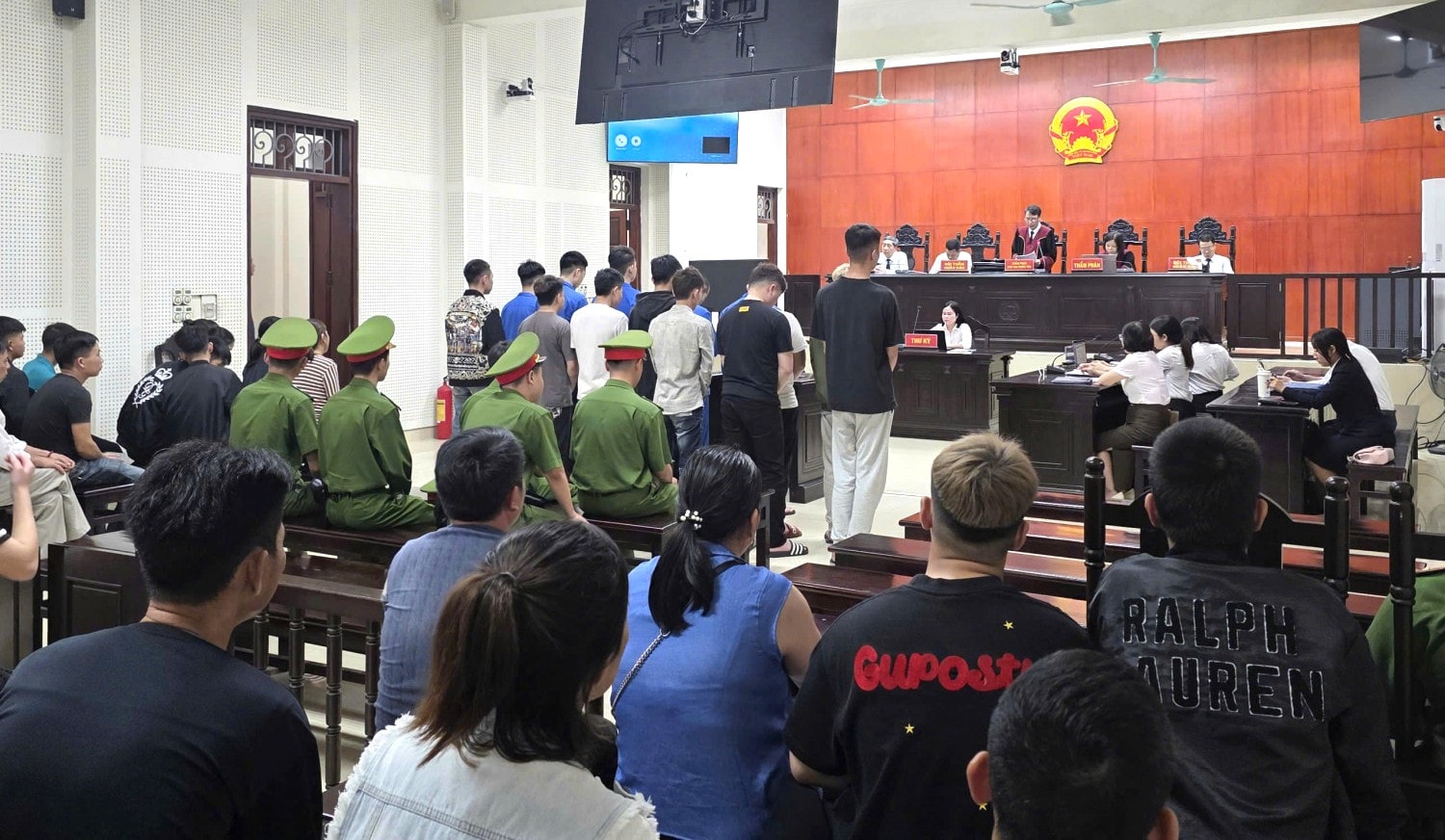 Nhóm 'báo thủ' coi thường pháp luật và bản án cho sự ngông cuồng- Ảnh 1.