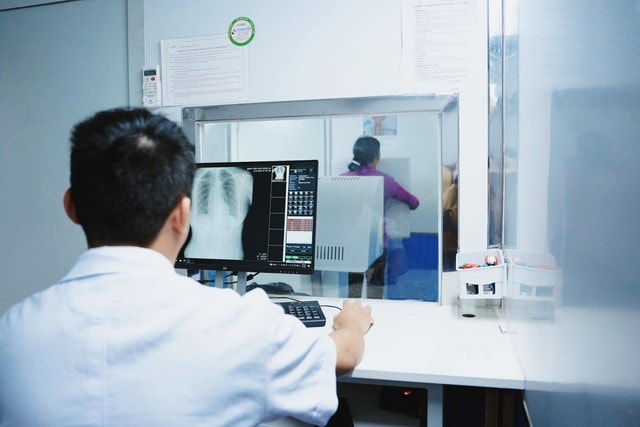 Nghệ An chủ động sàng lọc, kịp thời phát hiện nhiều ca lao trong cộng đồng- Ảnh 4.