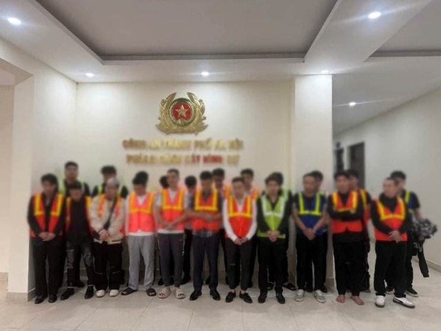 Khởi tố 26 đối tượng liên quan đến kinh doanh bóng cười tại Sành Lounge- Ảnh 1.